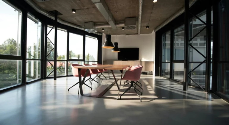How Clean Workspaces Improve Productivity and Business Reputation